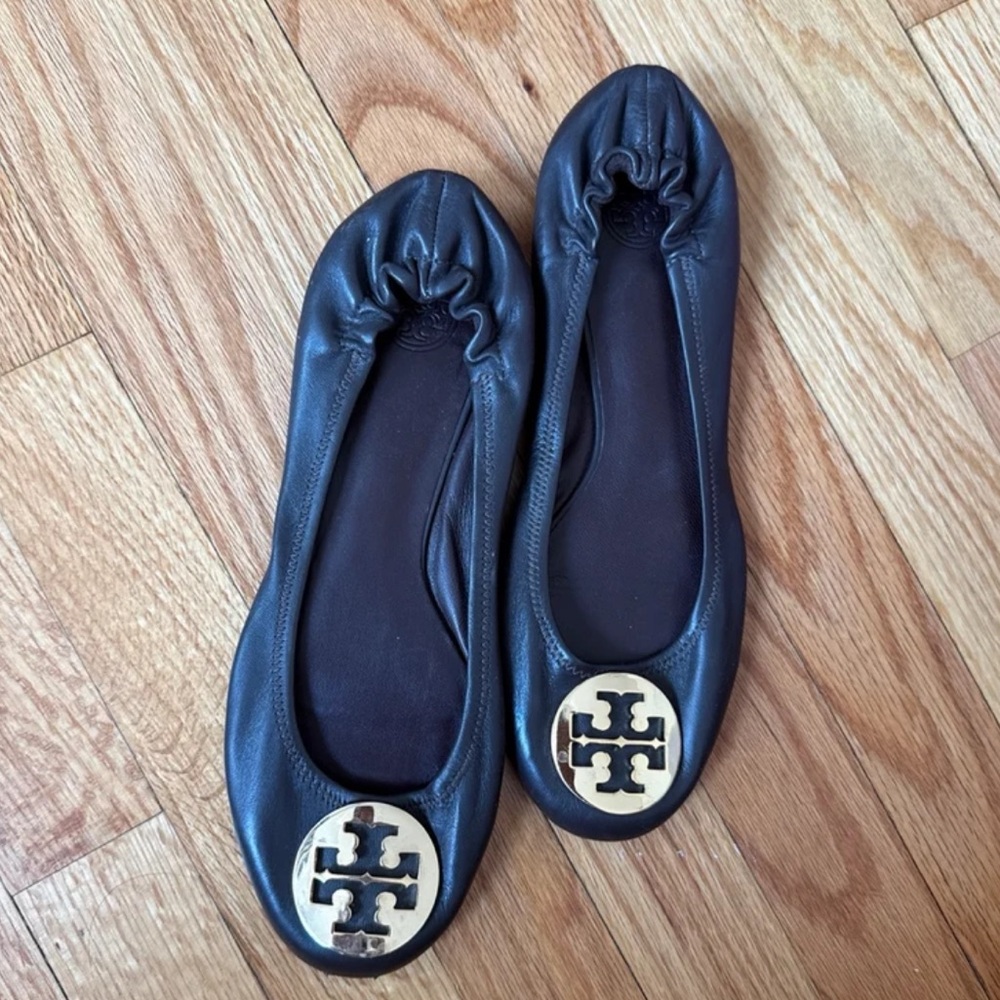 Tory Burch Black Leather Flats with Gold Logo - Picture 6 of 12